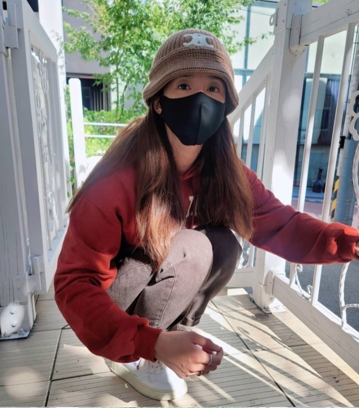 셀린느 트리움페 버킷햇 베이지