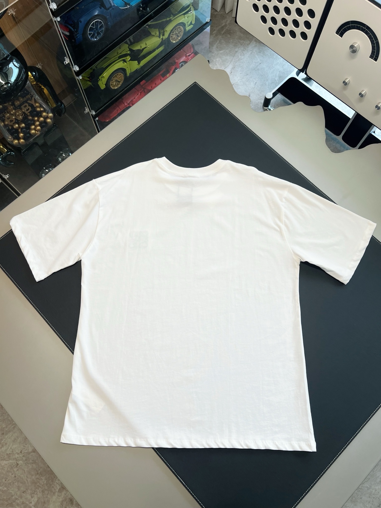 로에베 반팔티 화이트