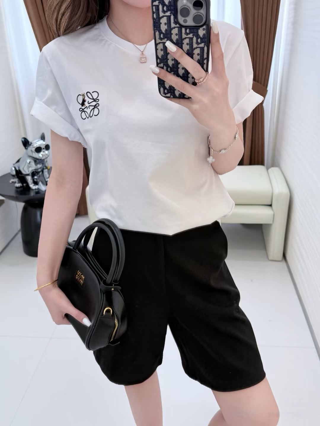 로에베 반팔티 화이트