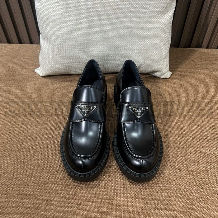 프라다 초콜릿 브러쉬드 로퍼