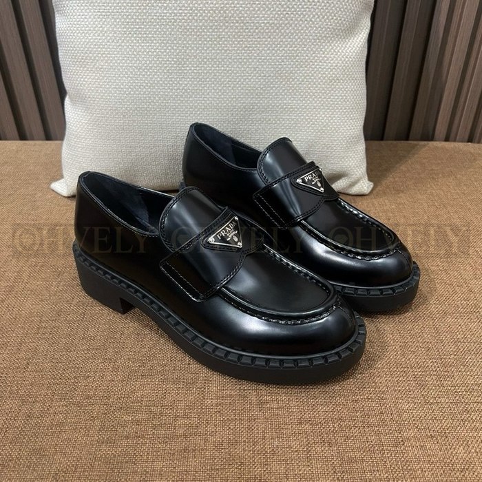 프라다 초콜릿 브러쉬드 로퍼