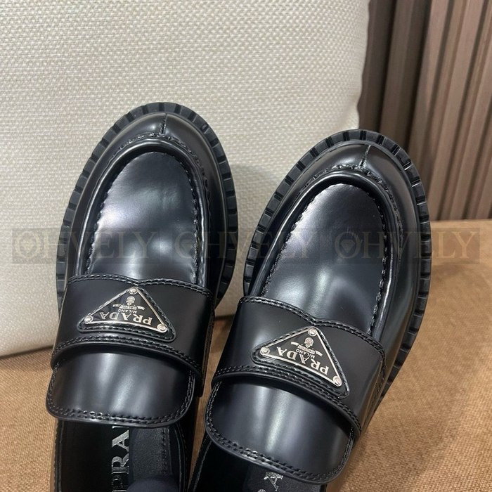 프라다 초콜릿 브러쉬드 로퍼