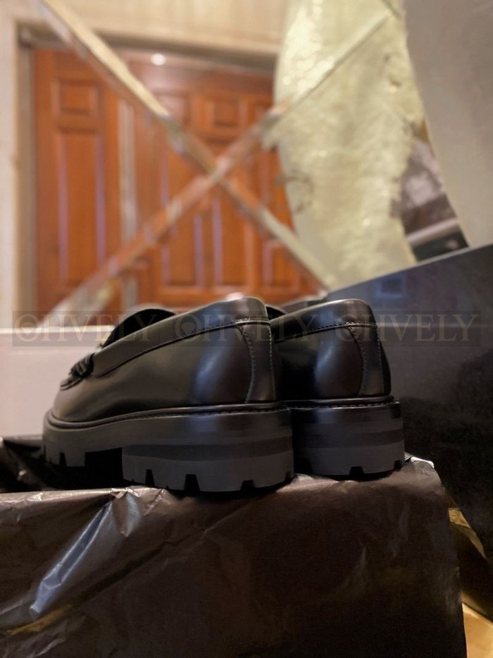 셀린느 로고 로퍼