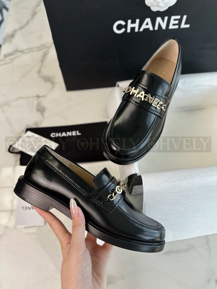 샤넬 체인 로고 로퍼