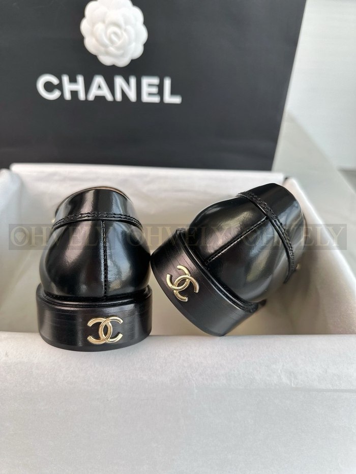 샤넬 체인 로고 로퍼