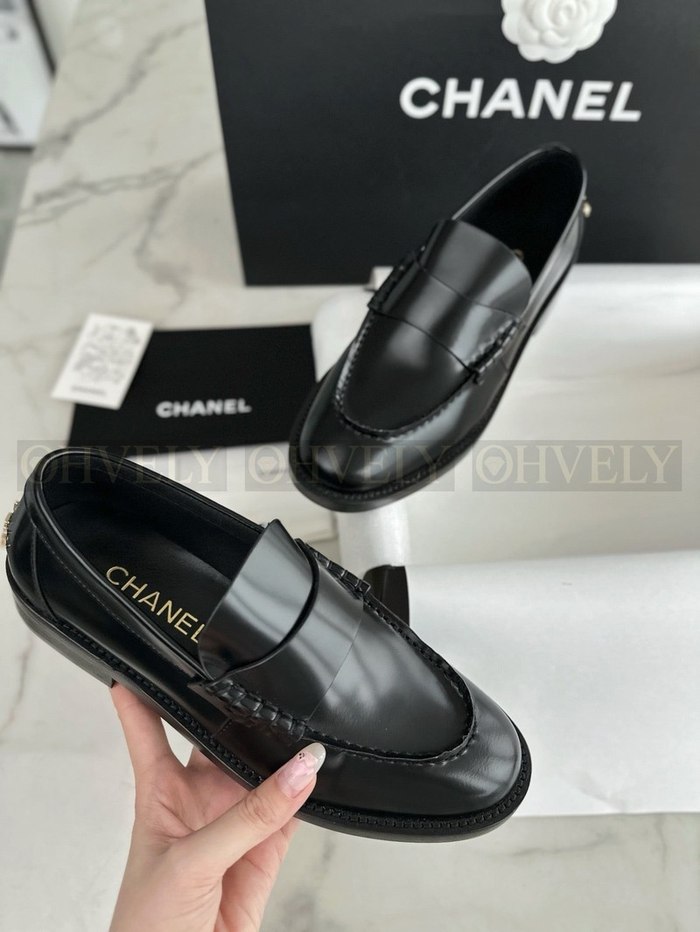 샤넬 백 투 골리지 백로고 로퍼