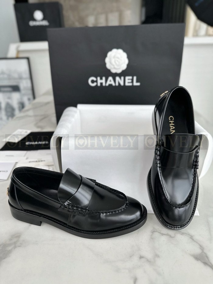 샤넬 백 투 골리지 백로고 로퍼