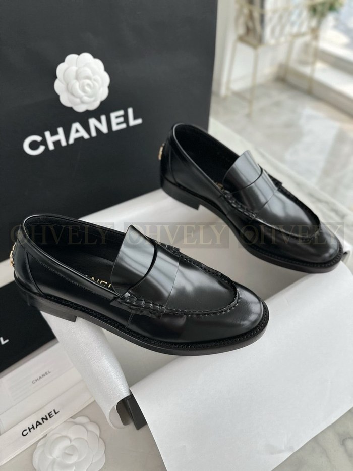 샤넬 백 투 골리지 백로고 로퍼