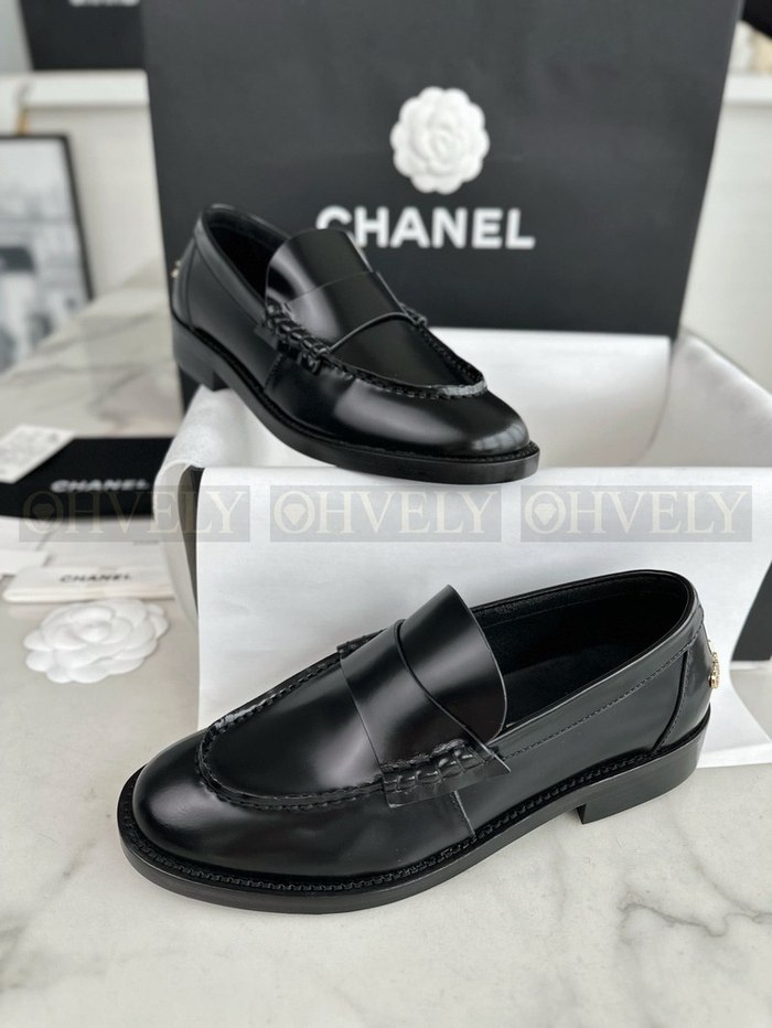 샤넬 백 투 골리지 백로고 로퍼