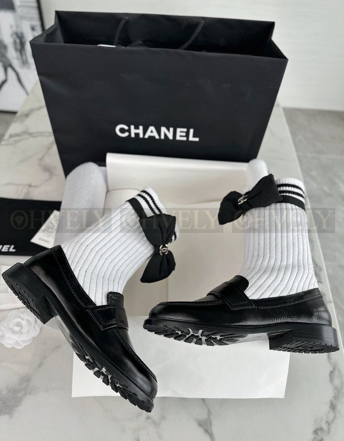샤넬 리본 삭스 컴바인 모카신