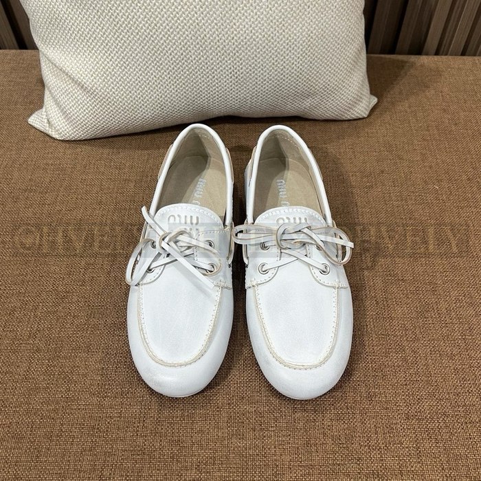 미우미우 언라인드 블리치드 보트 슈즈