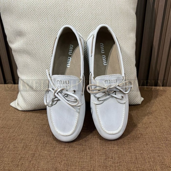 미우미우 언라인드 블리치드 보트 슈즈