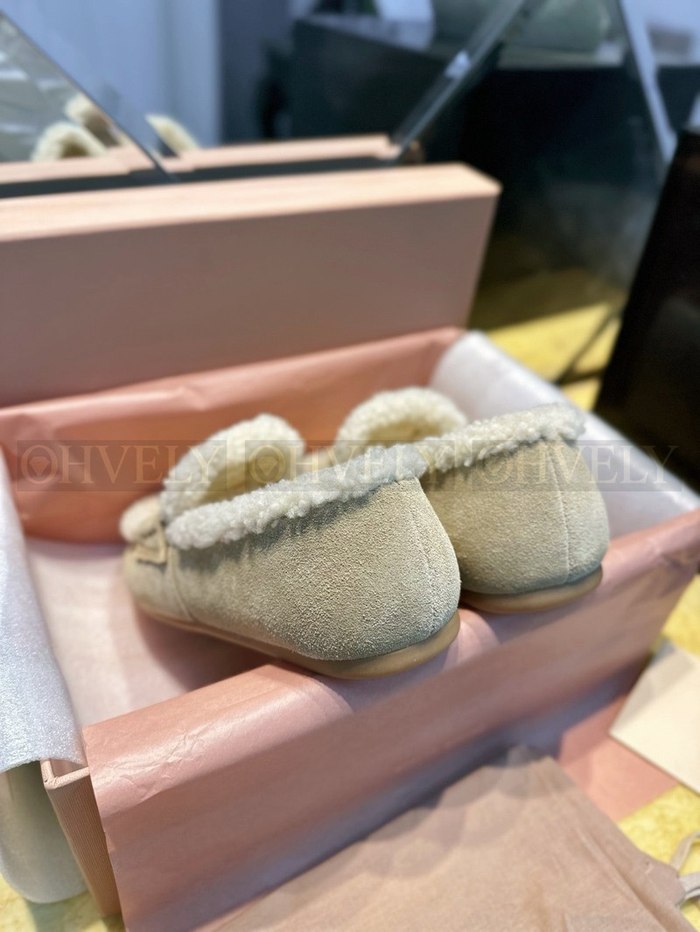 미우미우 시어링 스웨이드 로퍼