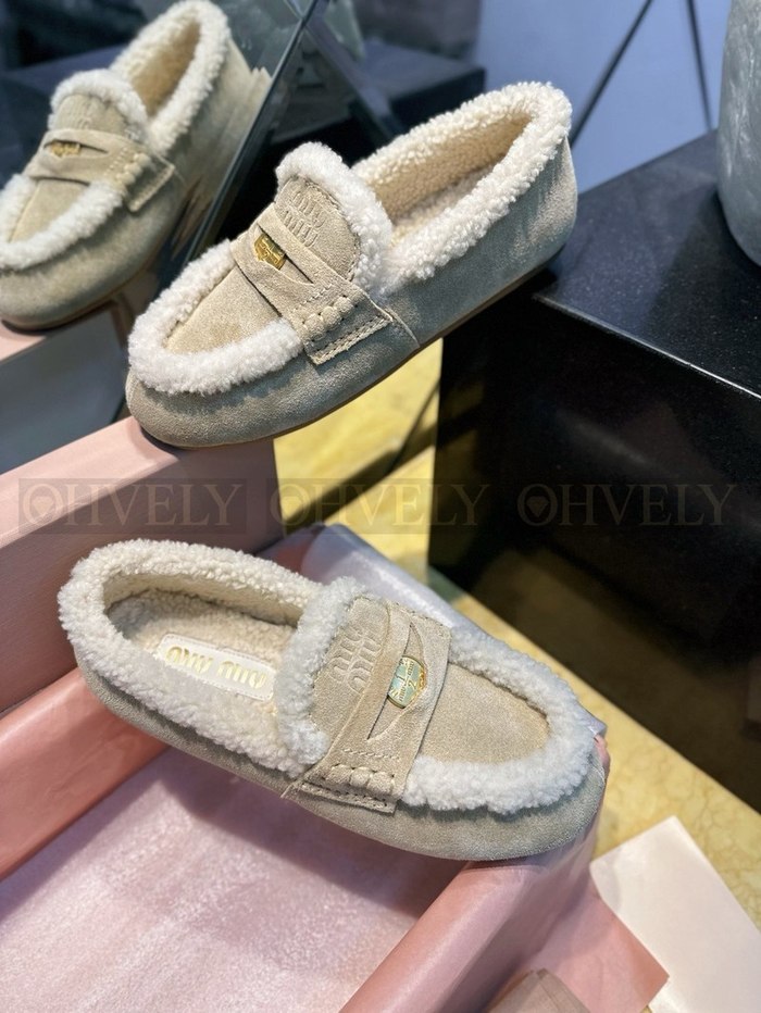 미우미우 시어링 스웨이드 로퍼