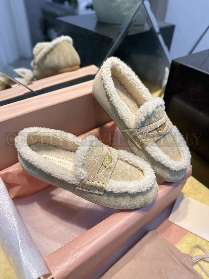 미우미우 시어링 스웨이드 로퍼