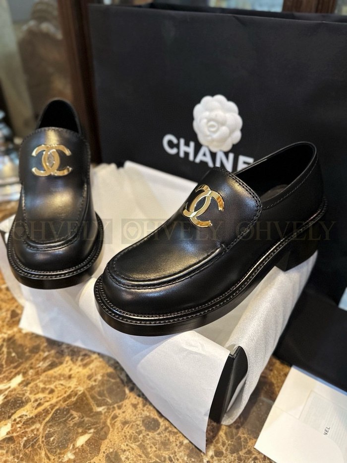 샤넬 CC 빅 로고 로퍼