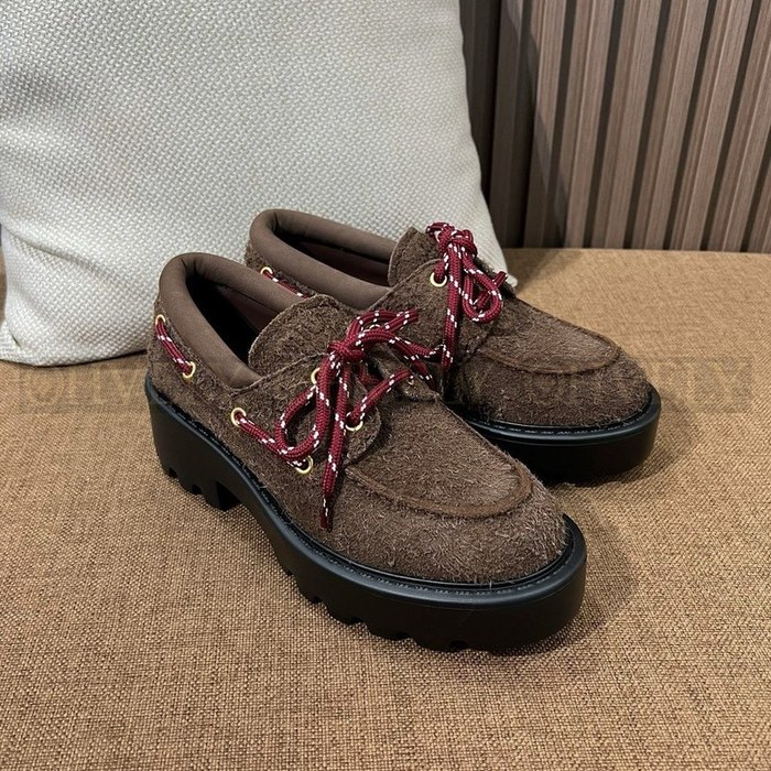 미우미우 스웨이드 레이스업 로퍼