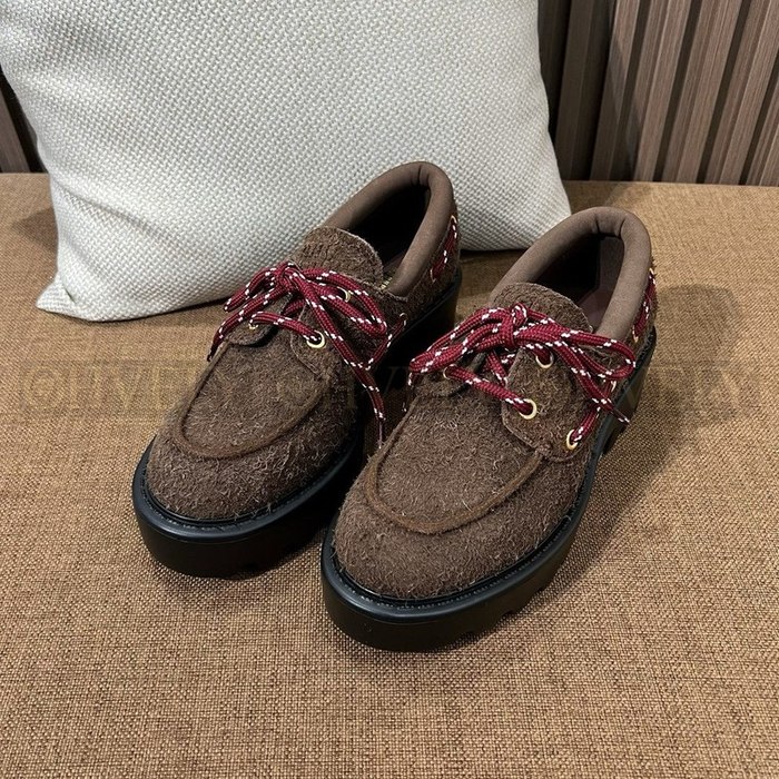 미우미우 스웨이드 레이스업 로퍼