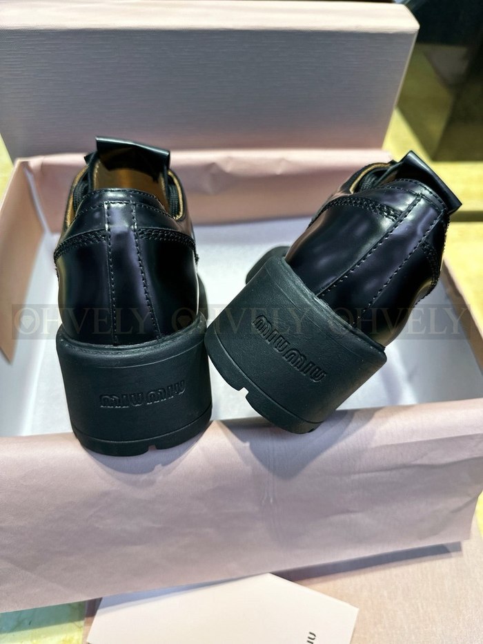 미우미우 가죽 레이스업 슈즈