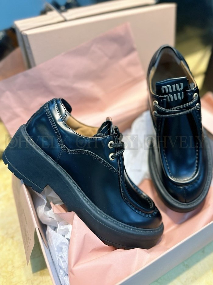 미우미우 가죽 레이스업 슈즈