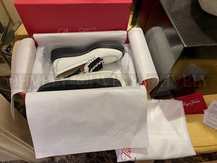 로저비비에 비브 레인저스 스니치 스트라스 버클 로퍼