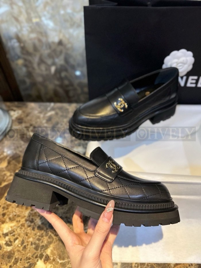 샤넬 CC 로고 퀄팅 모카신