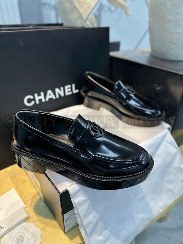 샤넬 CC 로고 샤이니 하트 로퍼