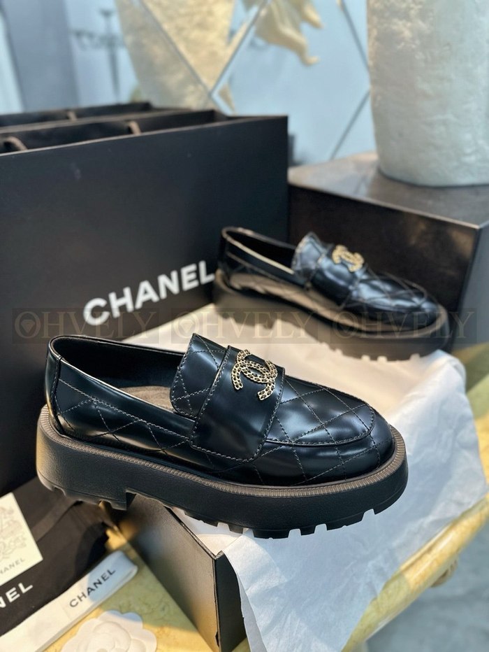 샤넬 24B 체인CC 로고 로퍼