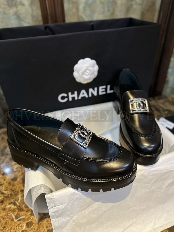 샤넬 23B CC로고 로퍼