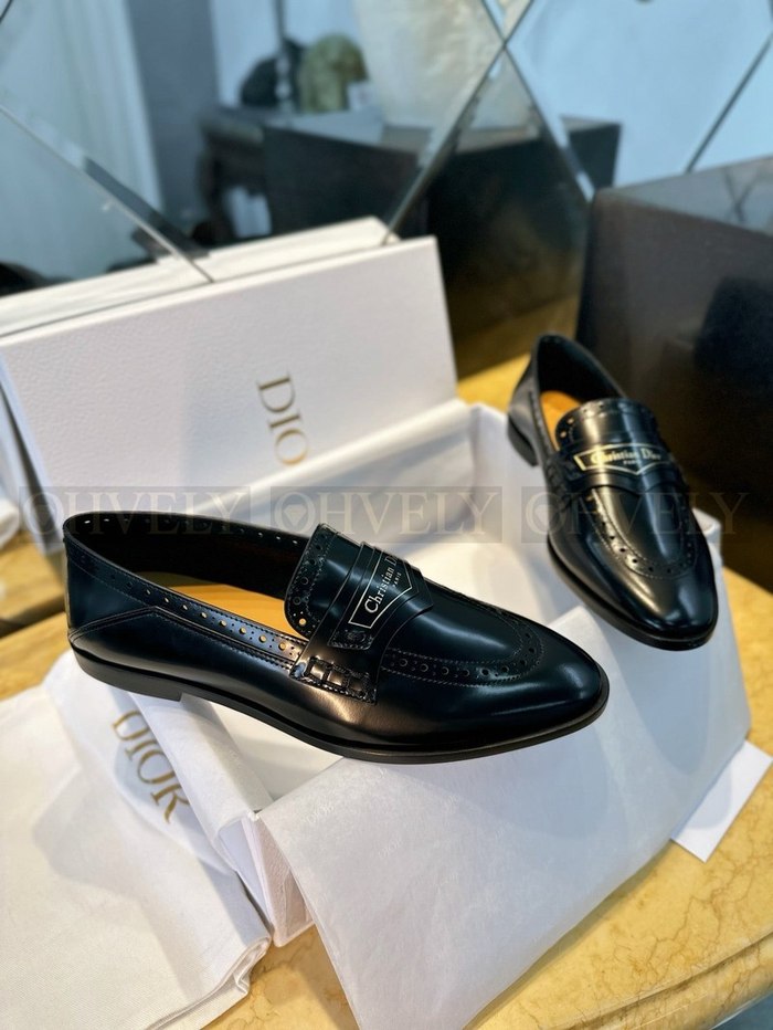 디올 브러쉬드 보이 로퍼