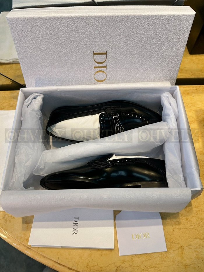 디올 브러쉬드 보이 로퍼