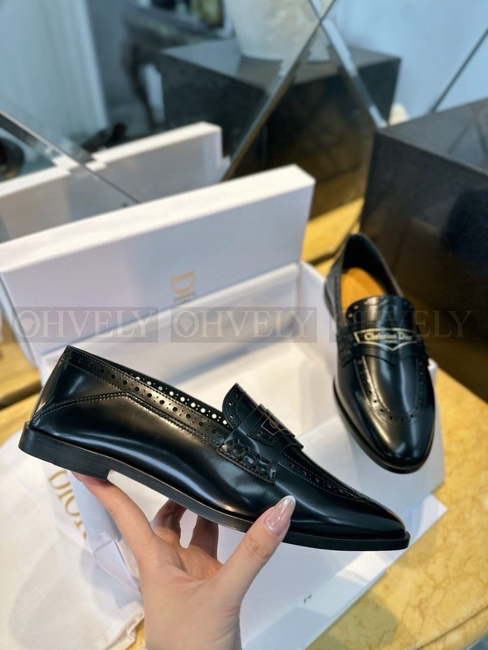 디올 브러쉬드 보이 로퍼