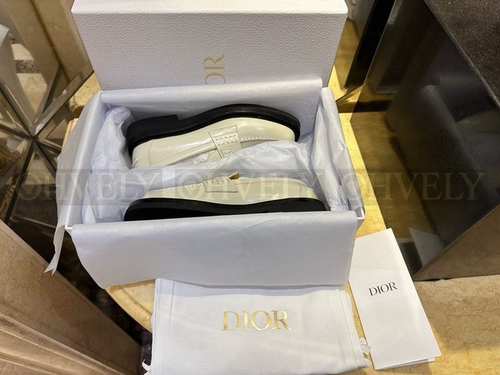 디올 보이 여성 로퍼