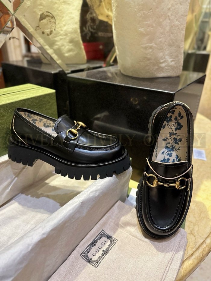 구찌 레더 러그 솔 홀스빗 로퍼