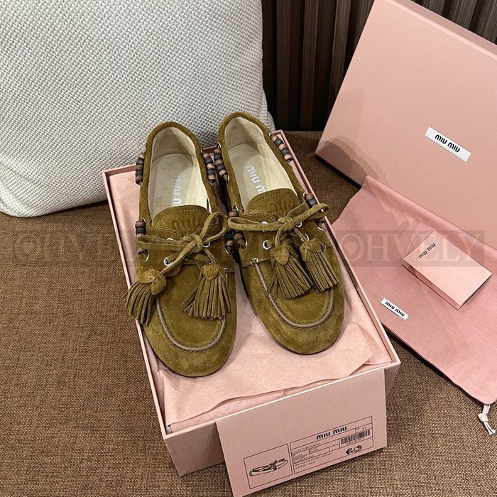 미우미우 스웨이드 태슬 로퍼 올리브 그린