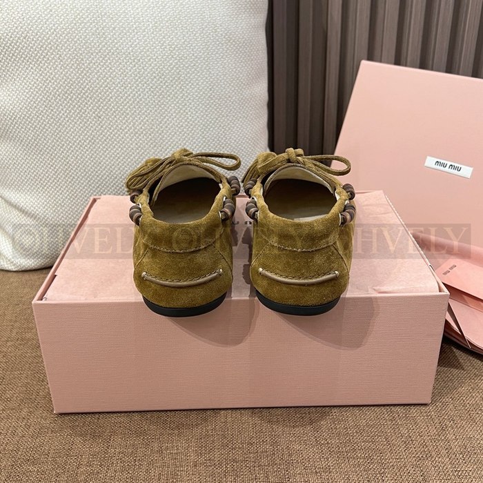 미우미우 스웨이드 태슬 로퍼 올리브 그린