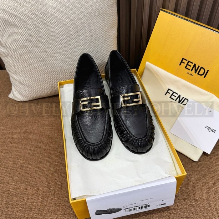 펜디 바게트 가죽 로퍼