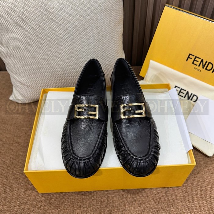 펜디 바게트 가죽 로퍼