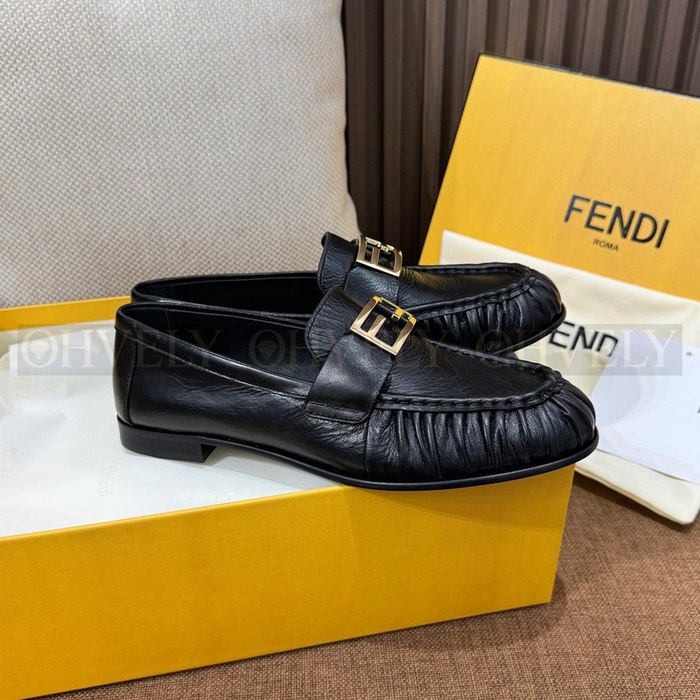 펜디 바게트 가죽 로퍼