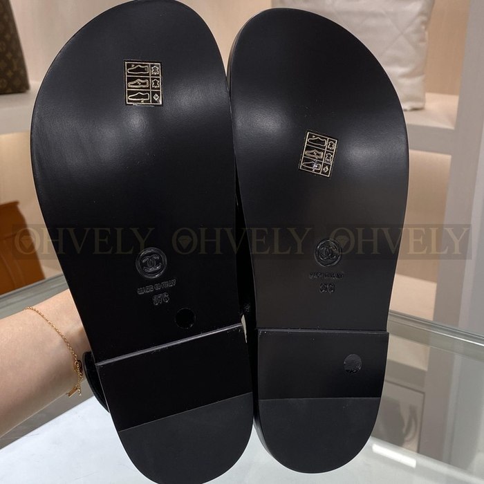 샤넬 크루즈 벨크로 가죽 샌들