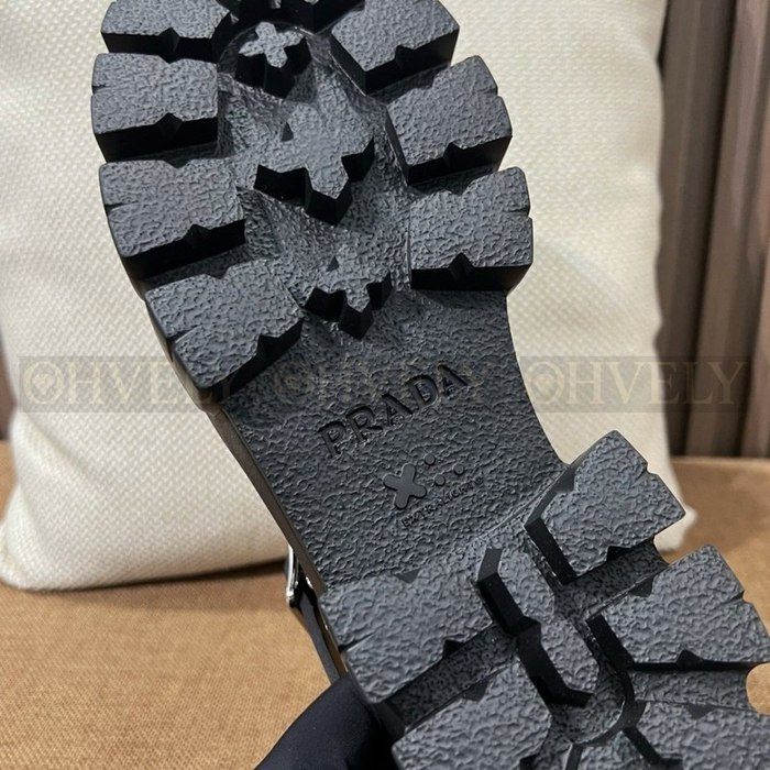 프라다 러버 모놀리스 샌들