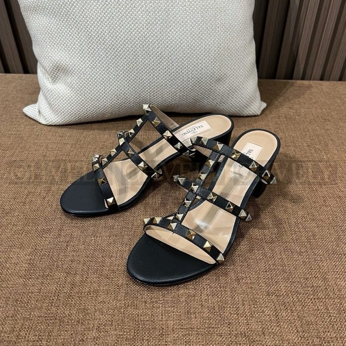 발렌티노 락스터드 슬라이드 샌들