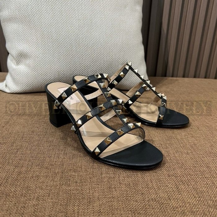 발렌티노 락스터드 슬라이드 샌들