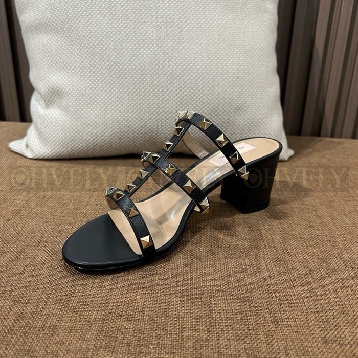 발렌티노 락스터드 슬라이드 샌들