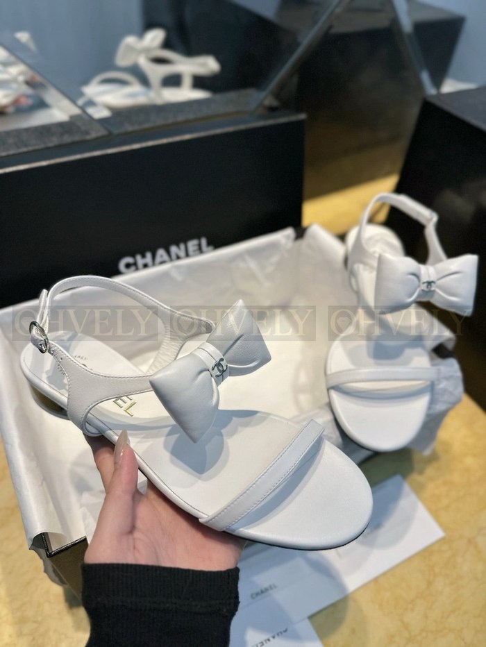 샤넬 CC 리본 샌들 플랫