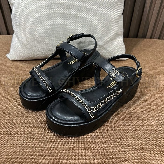 샤넬 퀄팅 웨지 체인 스트랩 샌들