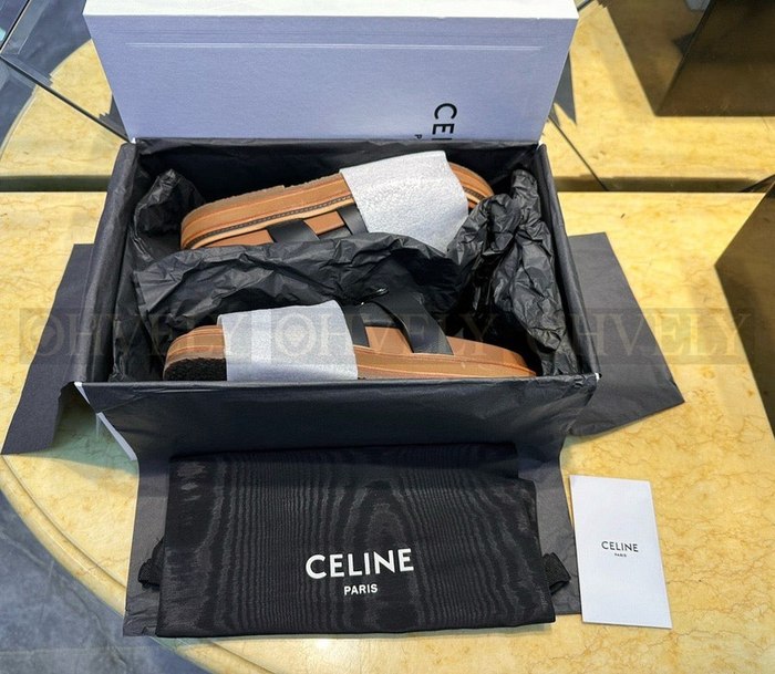 셀린느 티피 슬라이드 샌들