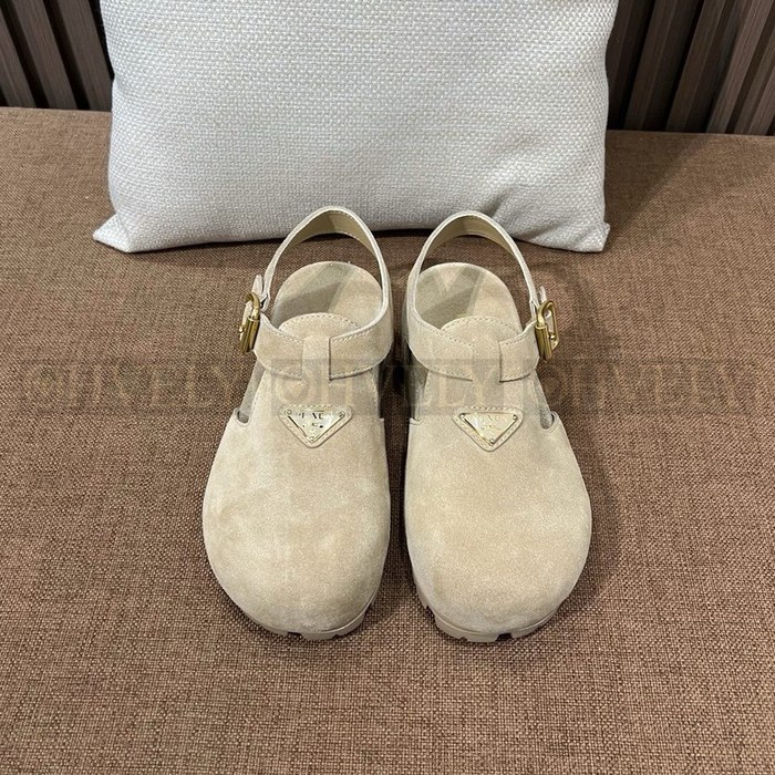 프라다 푸스베트 스웨이드 버클 샌들