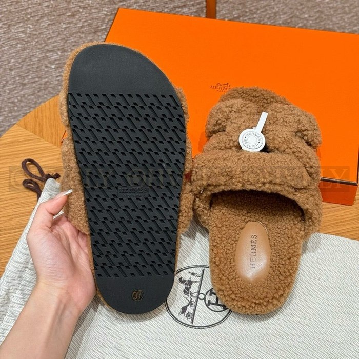 에르메스 CHYPRE 시프레 샌들 시어링