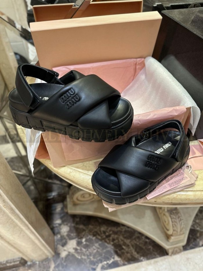 미우미우 통굽 샌들